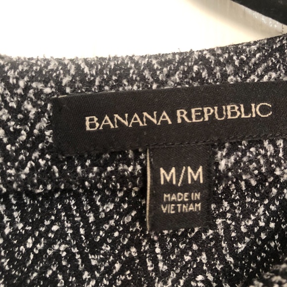Banana Republic Sequence T-shirt - Picture 3 of 3